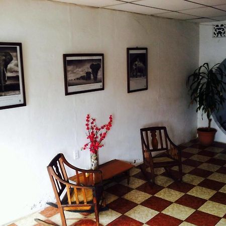 Casa Nica Leon Hostel ภายนอก รูปภาพ