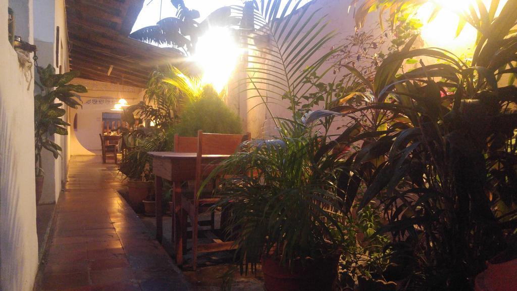 Casa Nica Leon Hostel ภายนอก รูปภาพ